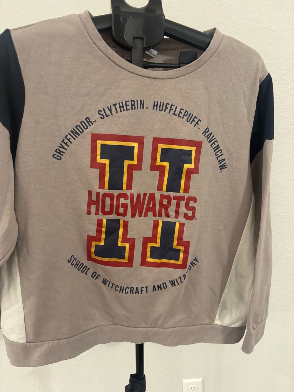 Hogwarts Graphic Long Sleeve Tee - Beige with Black Sleeves - Warner Bros.